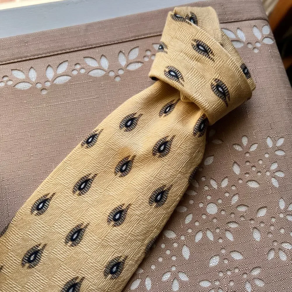 Neo Bill Blass Buff Abstract Print 100% Silk Necktie